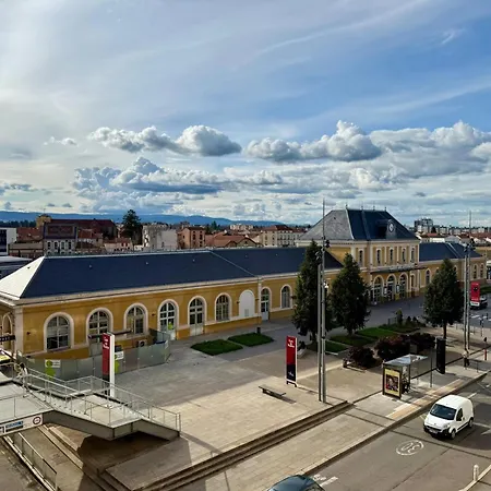 Face A La Gare - 8 3*